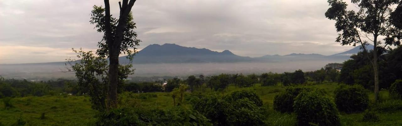 Villa Malang Puncak Buring Exterior foto
