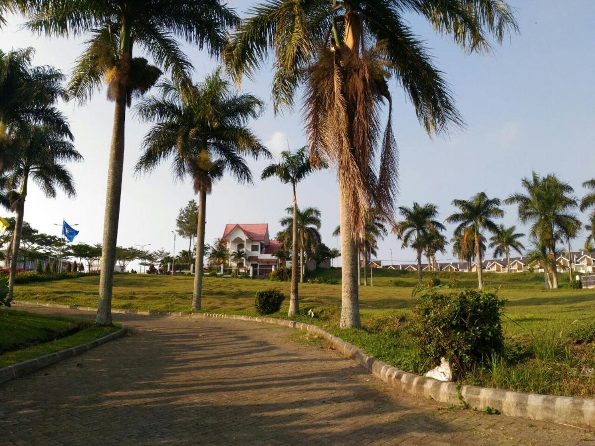 Villa Malang Puncak Buring Exterior foto