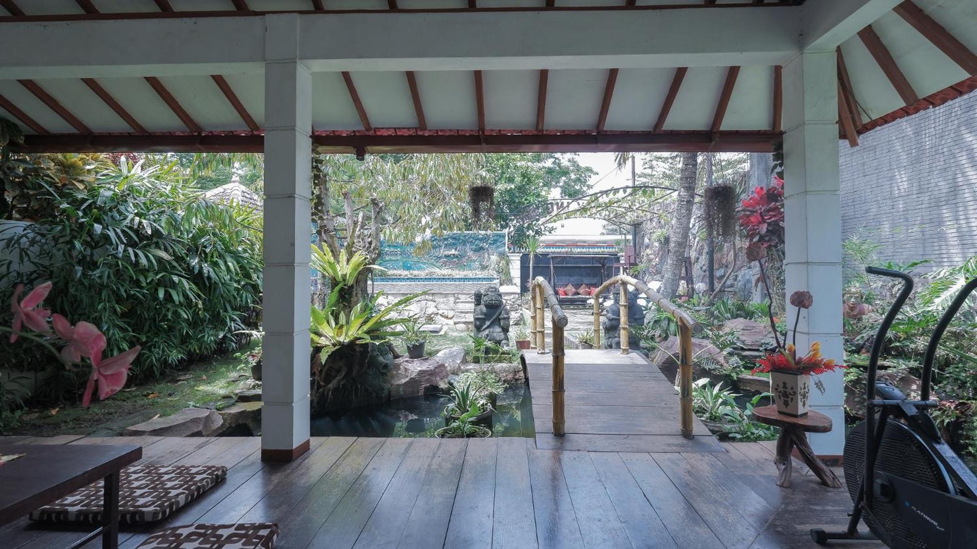 Villa Malang Puncak Buring Exterior foto