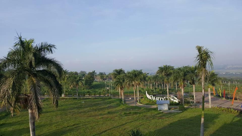Villa Malang Puncak Buring Exterior foto